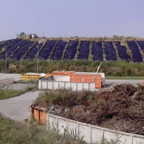 Biogas plant for dump capping